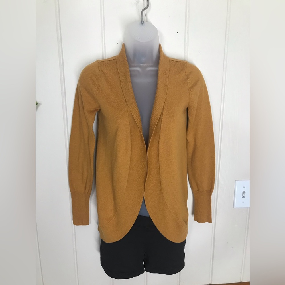 Ladies Mossimo Mustard Yellow Knit LS Cardigan Sweater Blouse
Small 4 - 6
52% N…